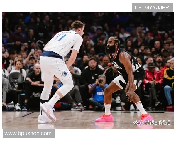 从低谷到巅峰上海足球队逆袭之路的真实记录与感悟